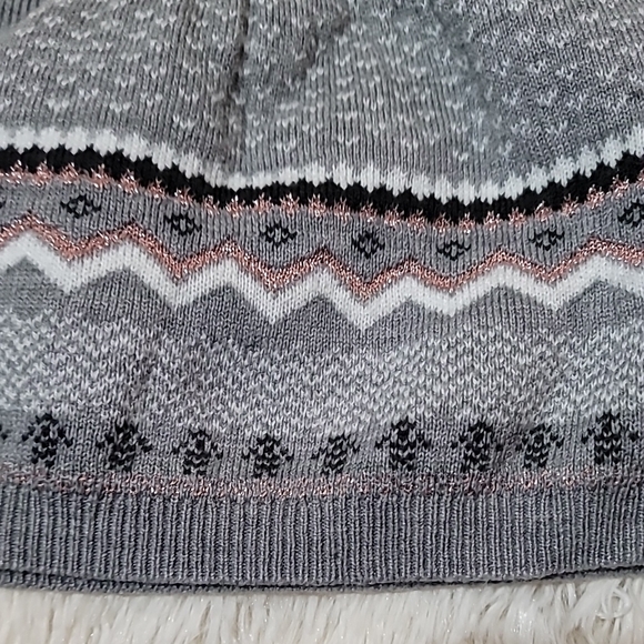 Joe Fresh, Gray and White Bubble Skirt with Pleated Smocked Details,Girls Size 3 - Picture 4 of 5